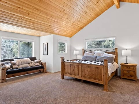 The Perfect Place To Gather W Family & Friends - Spacious Angel Fire Mountain Chalet - 3br Main House Plus 1br Guest House Royal Retreat By Boutiq House in Angel Fire