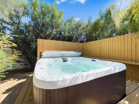 Day, Natural landscape, Hot Tub