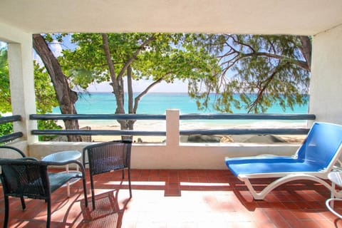 Charming 2 bedroom apt on gorgeous quiet beach - Sea Star 3 apts Apartment in Bridgetown