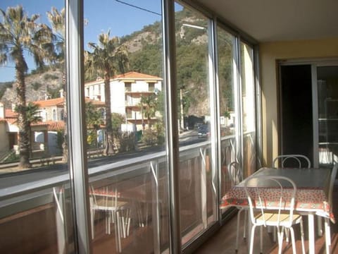 Appartement Amélie-les-Bains-Palalda, 3 pièces, 4 personnes - FR-1-703-147 Apartment in Alt Empordà