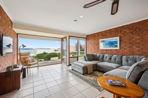 Beachfront Views at Southern Sands 1 House in Port Elliot