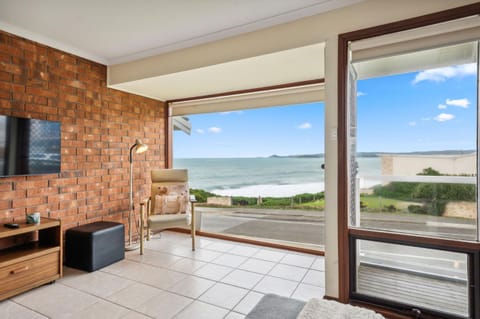 Beachfront Views at Southern Sands 1 House in Port Elliot