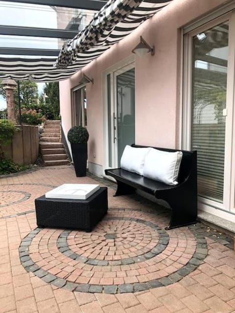 Patio, View (from property/room), Balcony/Terrace, Seating area