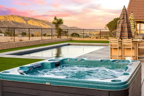 Wine Lover's Retreat - The Uncork and Unwind Experience House in Yucca Valley
