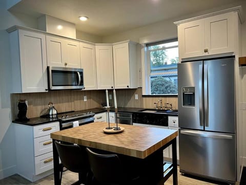 minibar, oven, pet friendly