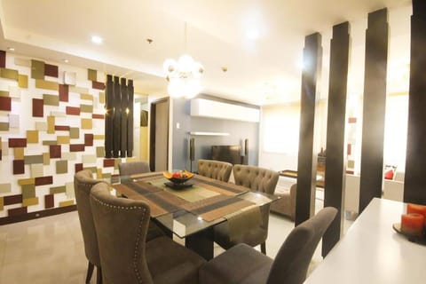 3 Bedroom in Tuscany Private Estate BGC Appartement-Hotel in Makati