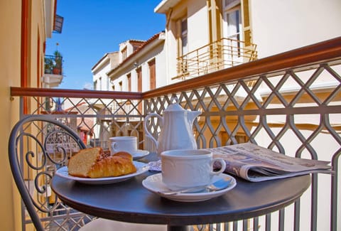 Balcony/Terrace, Street view