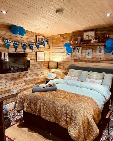 LILAC COTTAGE cabin Campground/ 
RV Resort in North Walsham