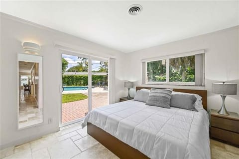 Home Wpool By Pmi Unit 332 House in Wilton Manors