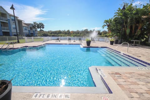 Best Getaway 2BR with Pool Gym and Parking Condo in Longboat Key