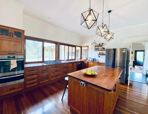 Take in stunning 360-degree views from every room Villa in Mullumbimby