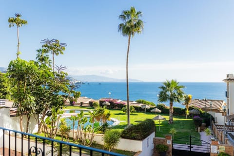 Pool view, Sea view