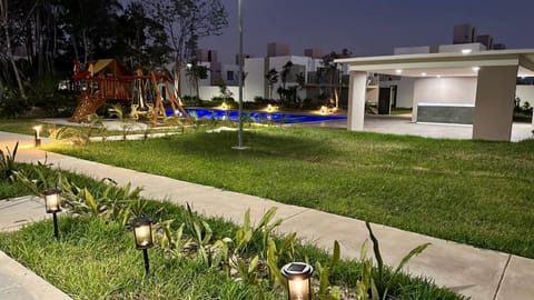 Franks House "Shared House" with Pool Alojamento de férias in Cancun