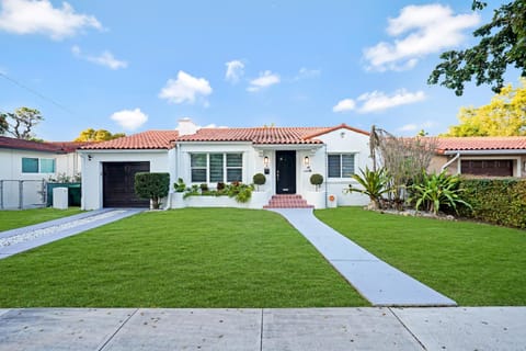 Miami Art Deco Home By Pmi House in Coral Gables