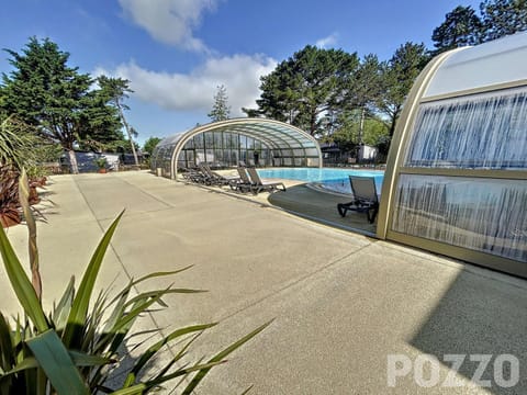 Chalet Jullouville - 6 pers. - Piscine chauffée - Terrasse privative - Proche plage et commerces - FR-1-361-470 Chalet in Saint-Pair-sur-Mer