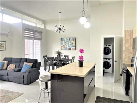 Luxury 2 bed Apartment in Kingston Condo in Kingston