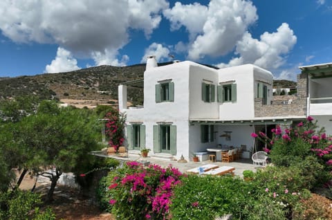 Property building, Natural landscape, Garden view