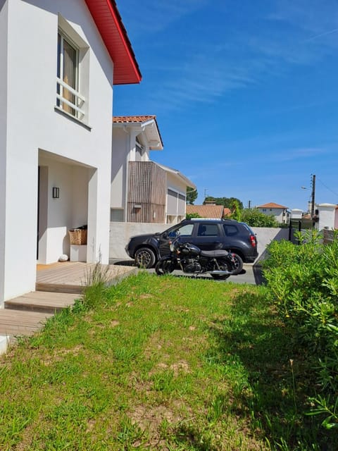 Maison moderne, près des plages et de la forêt. House in Anglet