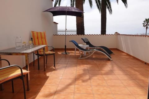 Schönes Apartment mit Terrasse und Meerblick. Condo in La Matanza de Acentejo