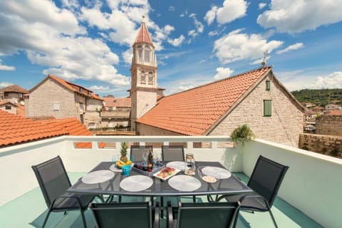 Balcony/Terrace, Dining area, City view