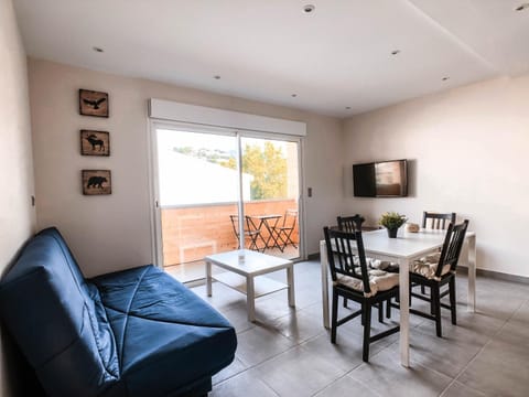 TV and multimedia, Living room, Dining area