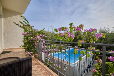 Balcony/Terrace, Garden view, Swimming pool