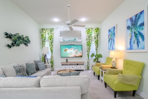 Bright N' Cheery Maison in Bradenton