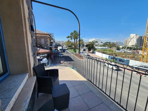 Neighbourhood, Balcony/Terrace, City view, Street view