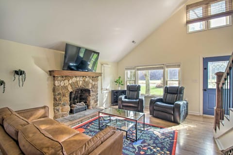 Home and Cottage Near Wintergreen Resort! Maison in Massies Mill