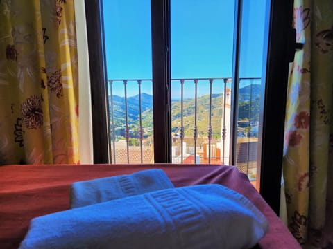 Balcony/Terrace, Mountain view