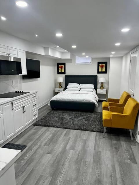 New Luxurious Studio Apartment Condominio in Vaughan