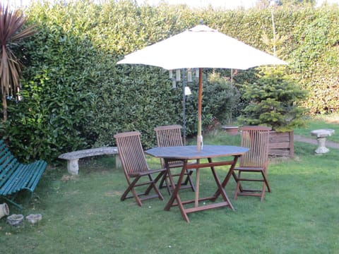 Garden, Garden, Dining area, Garden view