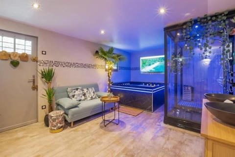 BIOTY CHILL & SPA Bed and Breakfast in Drancy