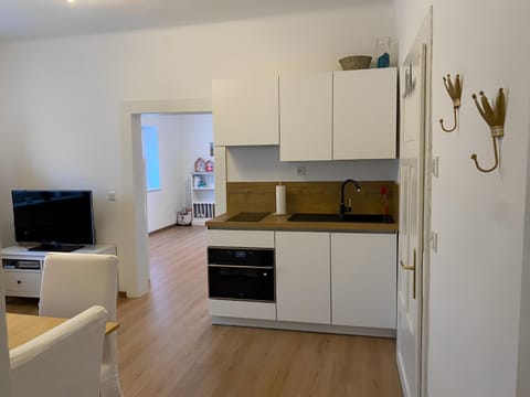 TV and multimedia, Kitchen or kitchenette, dishwasher, minibar, pet friendly, stove