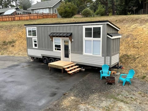 Delightful Tiny Home w/ 2 beds and indoor fireplace Copropriété in McKinleyville