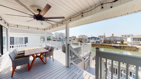 NEW Channel Home on the water- Newly Renovated 2023! Boat Ramp home House in North Myrtle Beach