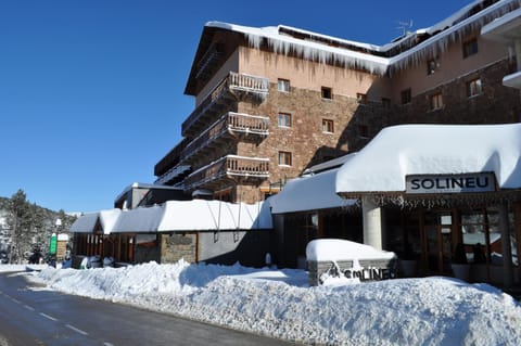 Property building, Facade/entrance, Winter