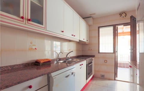 Cozy Home In Los Alczares With Kitchen House in Los Alcázares