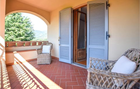 4 Bedroom Cozy Home In Camaiore Apartment in Camaiore