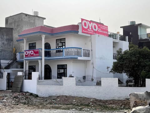 OYO The Manvi Hotel Hotel in Noida