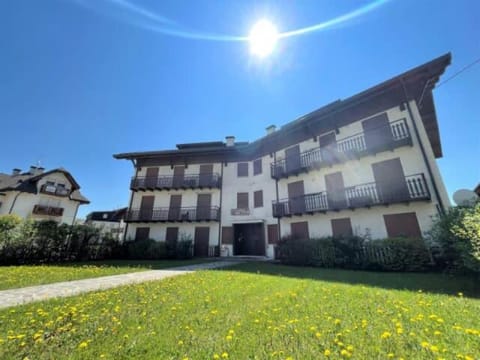 Property building, Spring, Garden