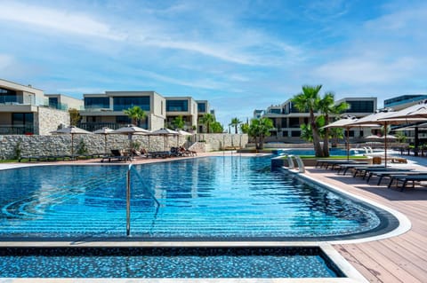 Area and facilities, Swimming pool