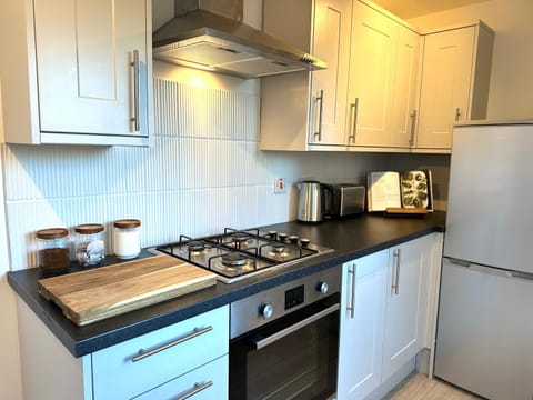 Coffee/tea facilities, Kitchen or kitchenette, minibar, pet friendly, stove, toaster