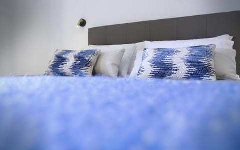 Bed, Photo of the whole room, Decorative detail, Bedroom
