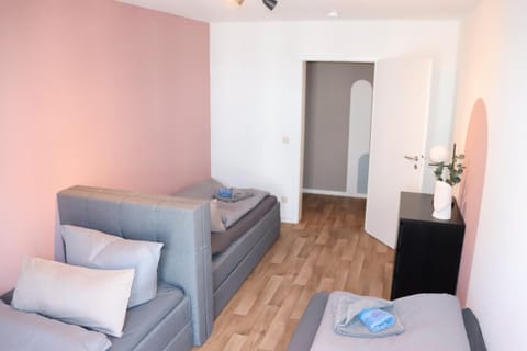 Studio - ONE / Netflix Balkon Wifi Apartment in Chemnitz