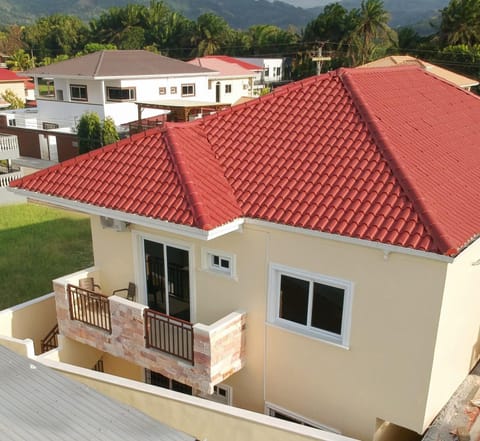 Maho's Apartamentos Condo in Atlántida Department