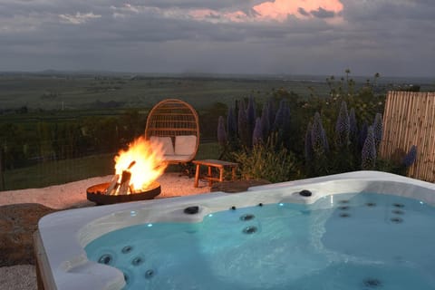 Natural landscape, Hot Tub, Pool view, Swimming pool