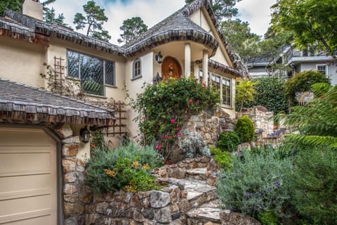 3770 Stone's Throw home Maison in Carmel by the Sea