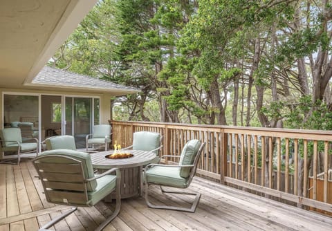 3877 Sea Esta home House in Pacific Grove