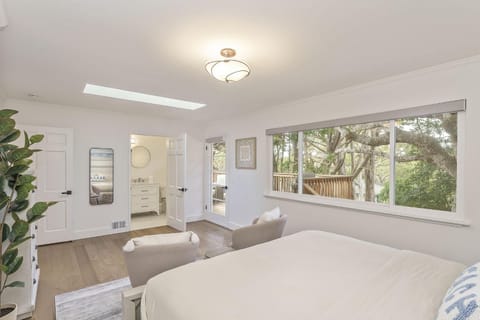 3877 Sea Esta home House in Pacific Grove